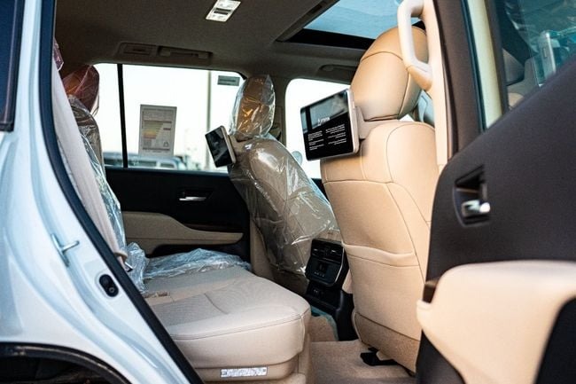 Toyota Land Cruiser 300 Hybrid - immagine 11