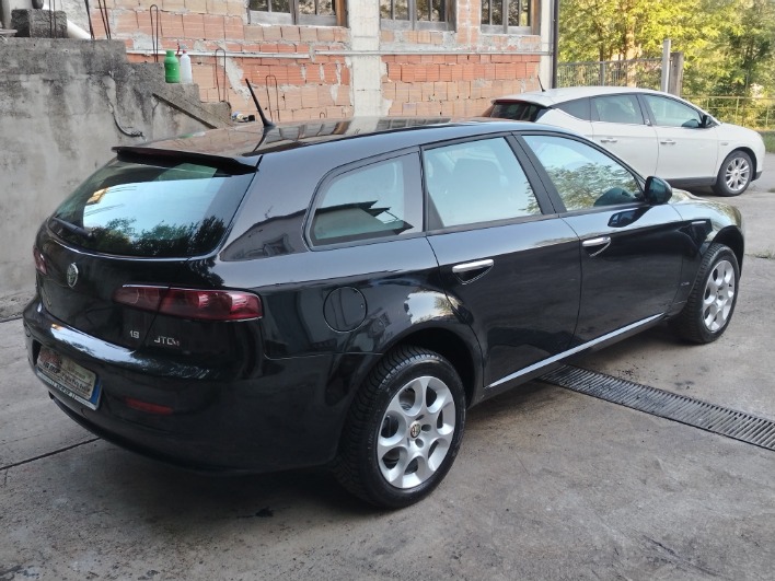 Alfa 159 JTDm 150 cv - immagine 3