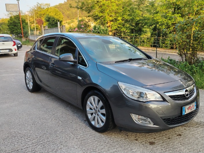 Opel Astra 1.7 cdti 125 cv - immagine 2