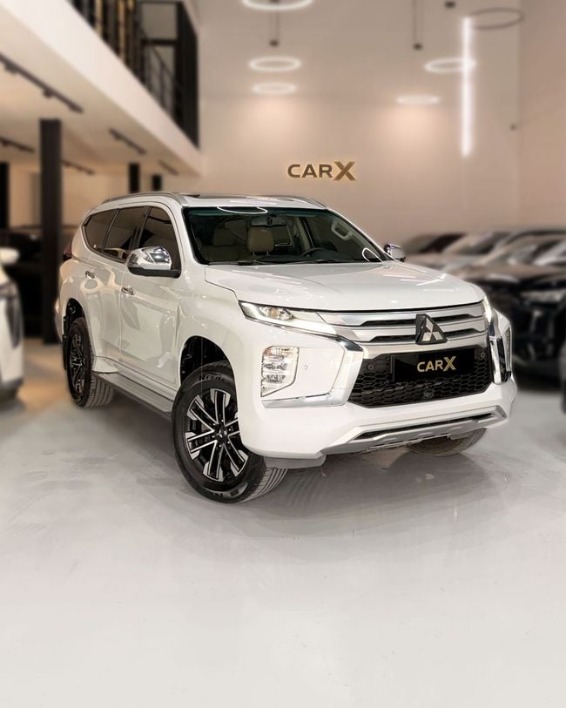 Mitsubishi Montero GLX - immagine 11
