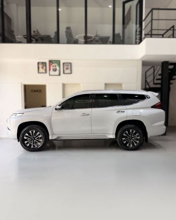Mitsubishi Montero GLX - immagine 2