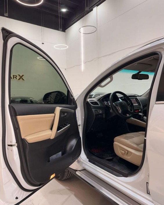 Mitsubishi Montero GLX - immagine 4