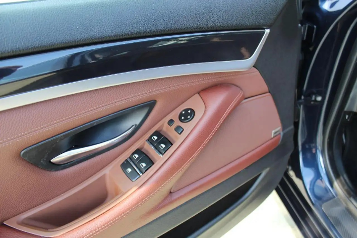 BMW 520 520d Futura - immagine 8