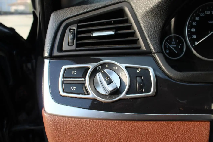 BMW 520 520d Futura - immagine 3