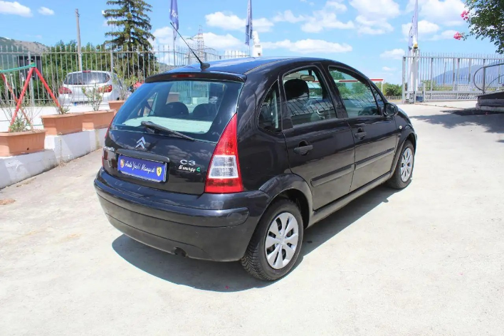 Citroen C3 1.4 Exclusive Style GPL - immagine 12