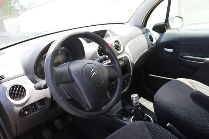Citroen C3 1.4 Exclusive Style GPL - immagine 7