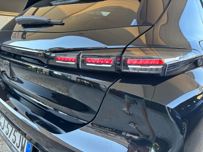 Peugeot 308 BlueHDi 130 S&S EAT8 Allure - 2022 - immagine 8