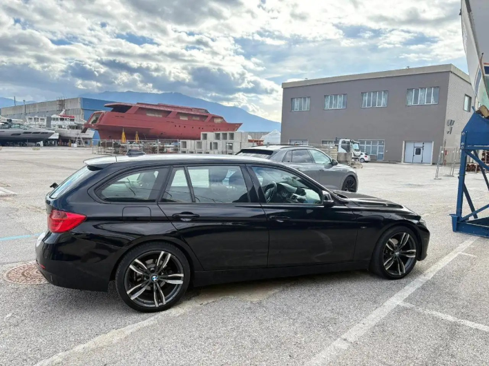 BMW 320 320d Eff. Dynamics Business aut. - immagine 6