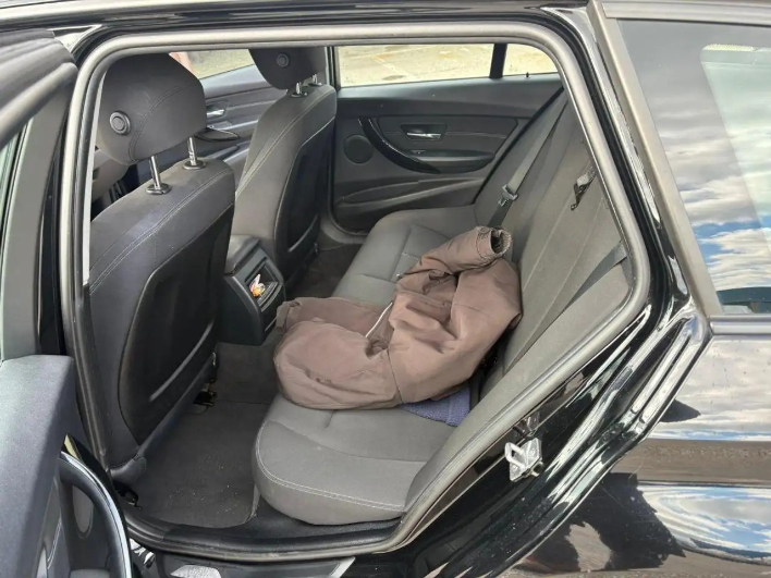BMW 320 320d Eff. Dynamics Business aut. - immagine 1