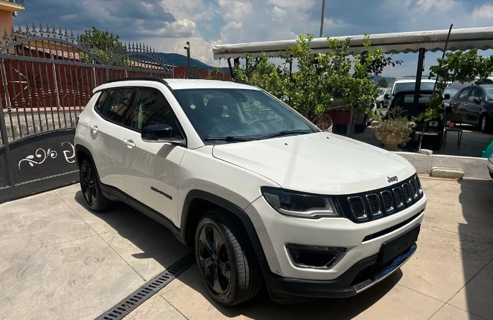 Jeep Compass 2.0 Multijet II aut. 4WD S - immagine 8