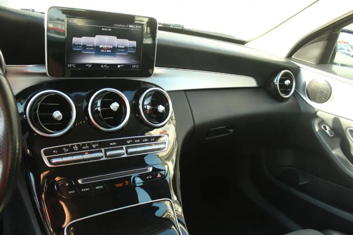 Mercedes-Benz C 220 d 4Matic Automatic Premium - immagine 2