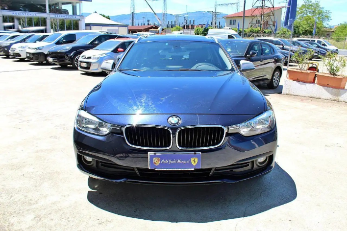 BMW 320 320d xDrive Touring Business Advantage - immagine 14