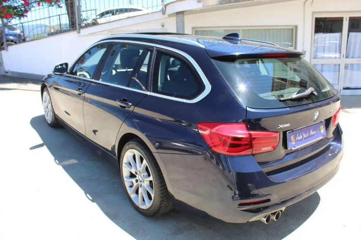 BMW 320 320d xDrive Touring Business Advantage - immagine 9