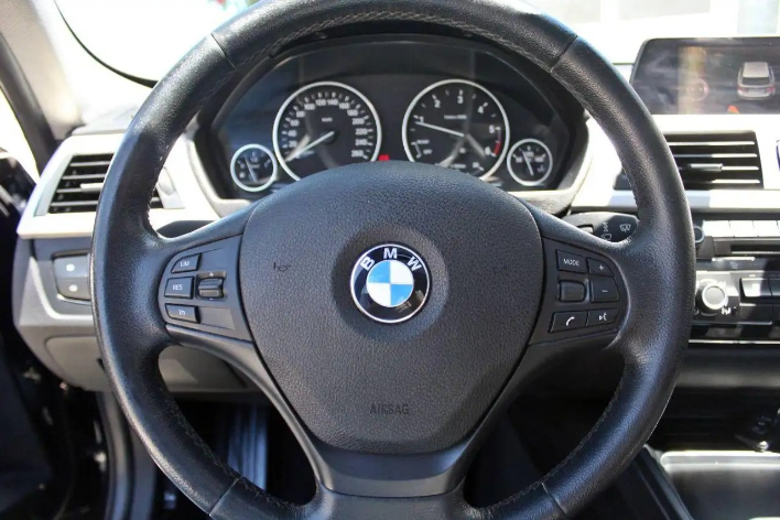 BMW 320 320d xDrive Touring Business Advantage - immagine 2