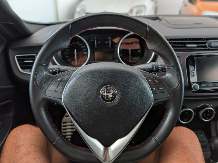 Alfa Romeo Giulietta 1750i TB 241CV VELOCE TCT - immagine 10