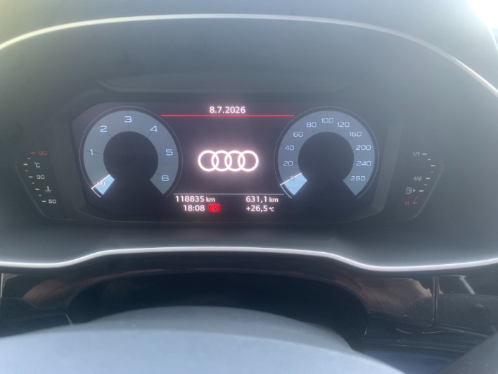 Audi Q3 Sprtback SLine 2.0 150 CV - immagine 6
