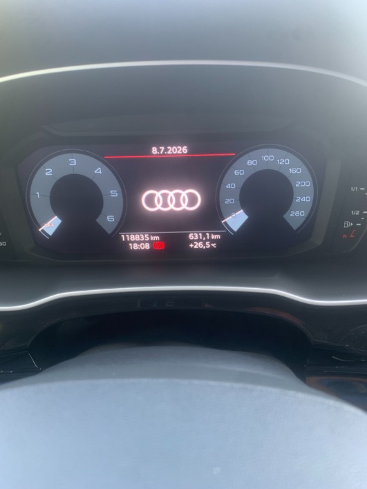 Audi Q3 Sprtback SLine 2.0 150 CV - immagine 9