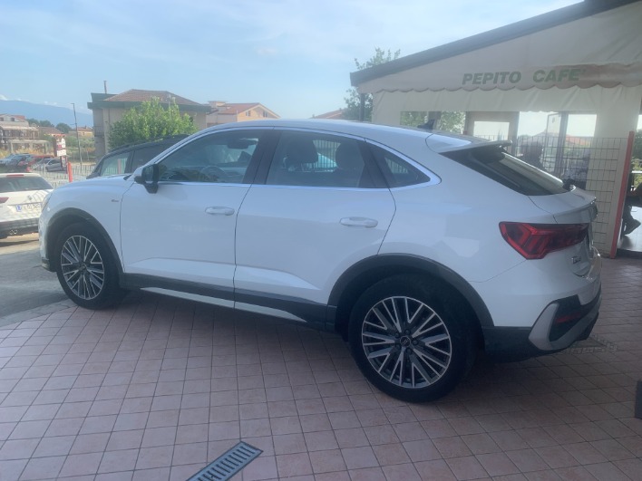 Audi Q3 Sprtback SLine 2.0 150 CV - immagine 3