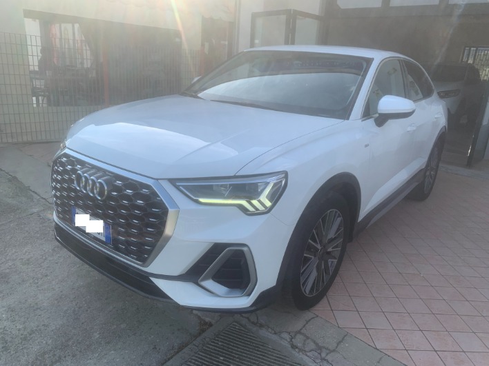 Audi Q3 Sprtback SLine 2.0 150 CV - immagine 4