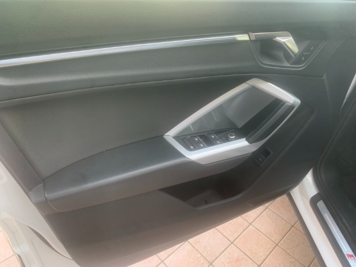 Audi Q3 Sprtback SLine 2.0 150 CV - immagine 16
