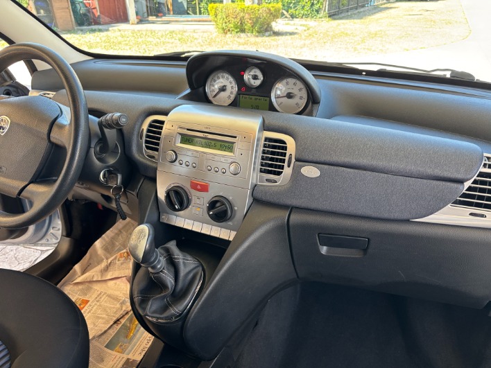 Lancia Ypsilon Modamilano - 22.000 KM -2008 - immagine 14