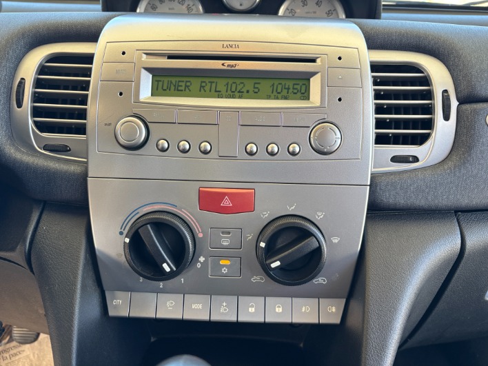 Lancia Ypsilon Modamilano - 22.000 KM -2008 - immagine 15