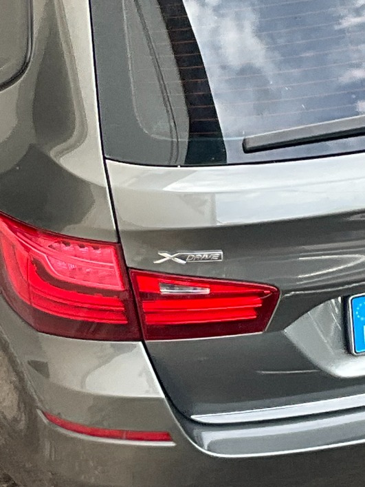 BMW 530d Touring xdrive - immagine 1