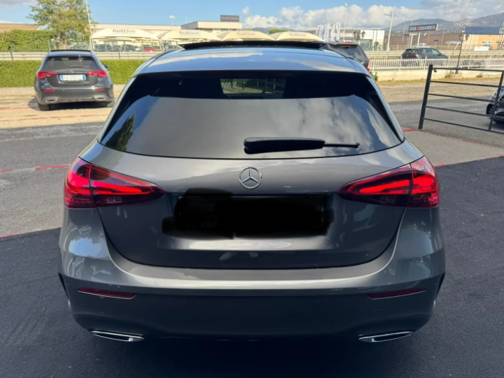 Mercedes-benz Classe A200d AMG line - immagine 4