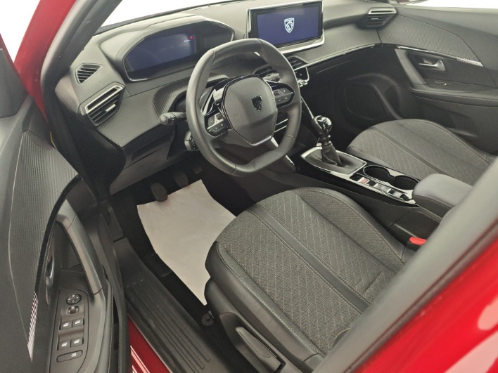PEUGEOT 2008 1.2 100CV ALLURE - 2024 - immagine 9