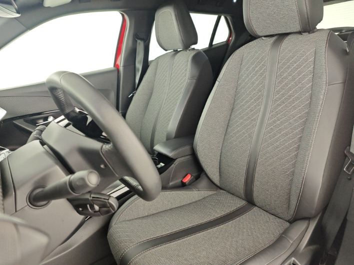 PEUGEOT 2008 1.2 100CV ALLURE - 2024 - immagine 16