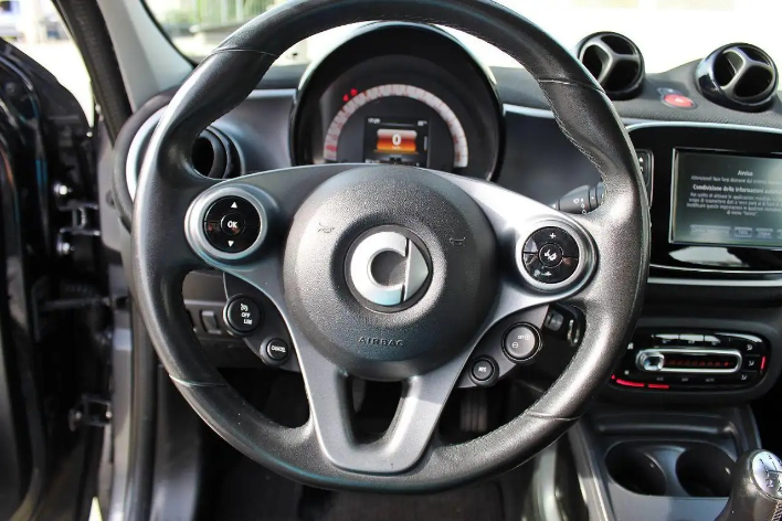 smart forFour 70 1.0 Passion - immagine 6