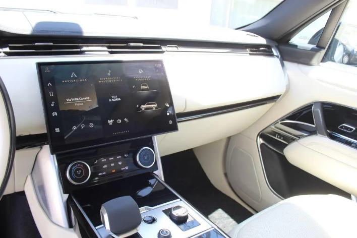 Land Rover Range Rover 3.0 I6 MHEV Vogue - immagine 3