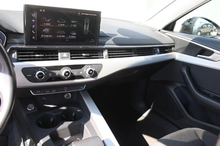 Audi A4 35 TDI/163CV S tr. Business Adv - immagine 4