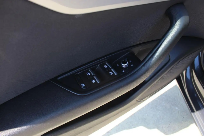 Audi A4 35 TDI/163CV S tr. Business Adv - immagine 8
