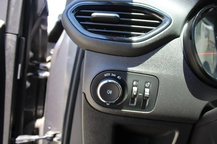 Opel Crossland X 1.2 12V Innovation - immagine 4