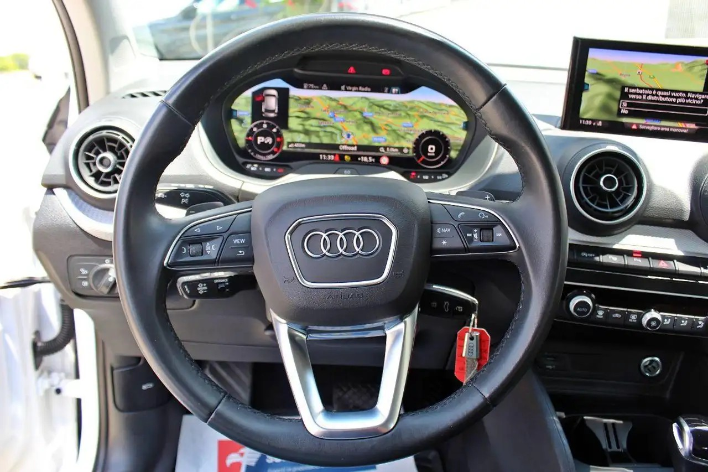 Audi Q2 35 TDI quattro S tronic Business - immagine 1