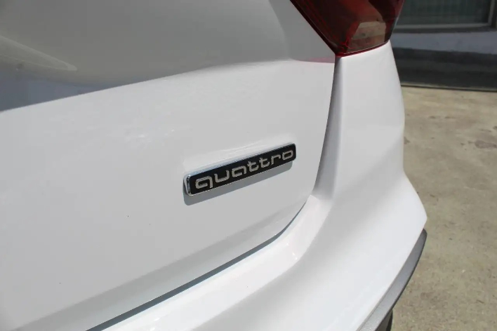 Audi Q2 35 TDI quattro S tronic Business - immagine 7