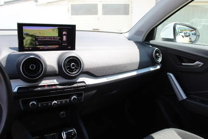 Audi Q2 35 TDI quattro S tronic Business - immagine 2