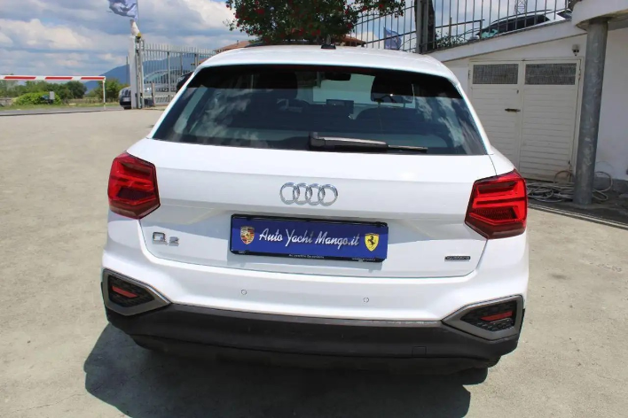 Audi Q2 35 TDI quattro S tronic Business - immagine 9