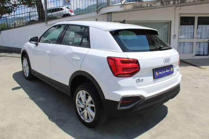 Audi Q2 35 TDI quattro S tronic Business - immagine 8