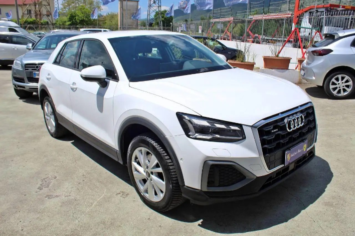 Audi Q2 35 TDI quattro S tronic Business - immagine 13