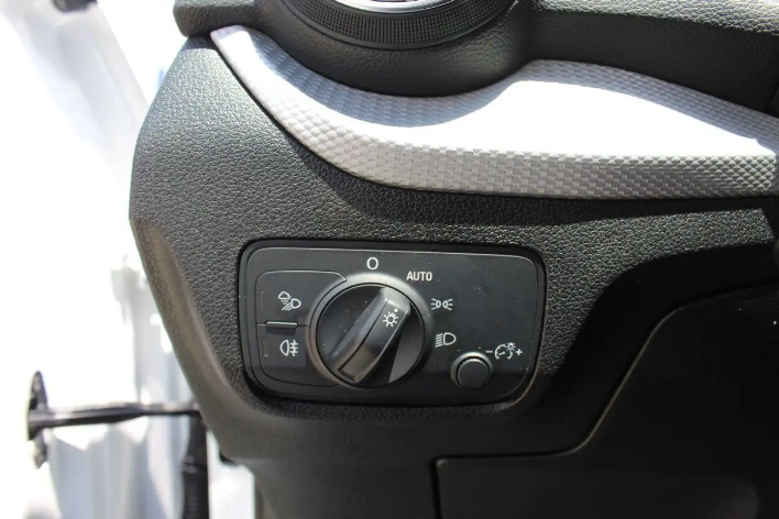 Audi Q2 35 TDI quattro S tronic Business - immagine 3