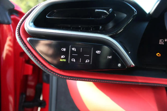 Ferrari 296 GTB - immagine 2