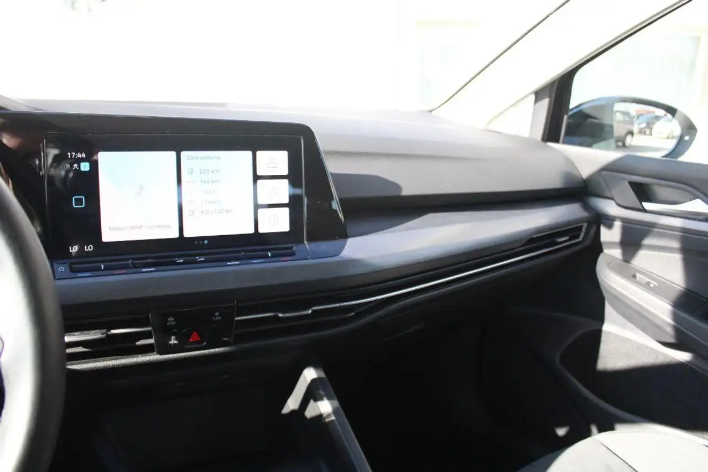Volkswagen Golf VIII 2022 2.0 tdi Active115cv dsg - immagine 3