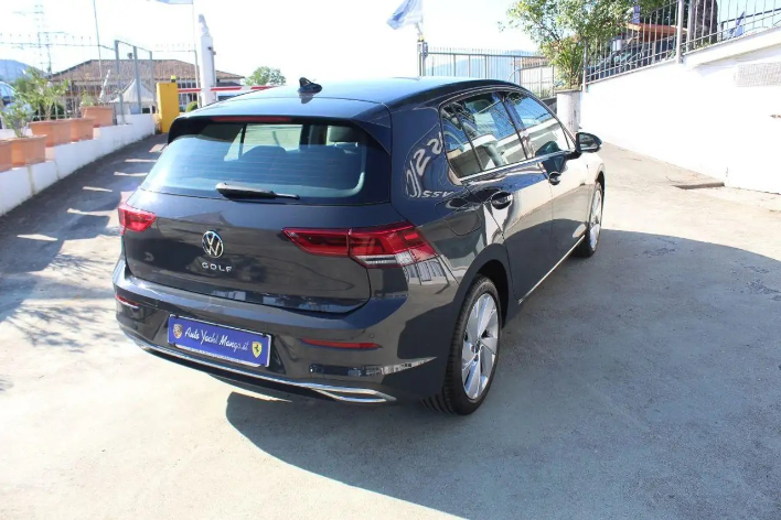 Volkswagen Golf VIII 2022 2.0 tdi Active115cv dsg - immagine 9