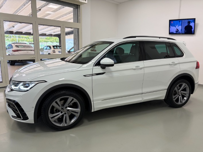 Volkswagen Tiguan II 2021 2.0 tdi R-Line 150cv dsg - immagine 9