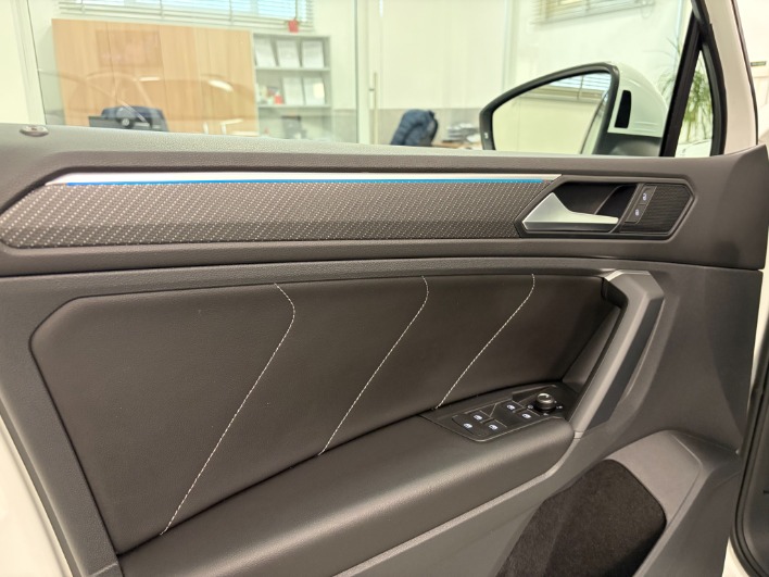 Volkswagen Tiguan II 2021 2.0 tdi R-Line 150cv dsg - immagine 14