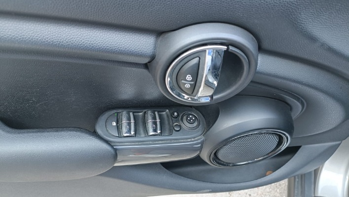 MINI COOPER 1.5 D HYPE AUTOM - immagine 15