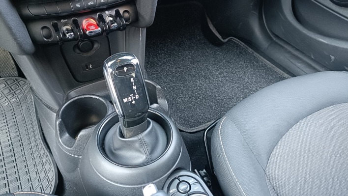 MINI COOPER 1.5 D HYPE AUTOM - immagine 13