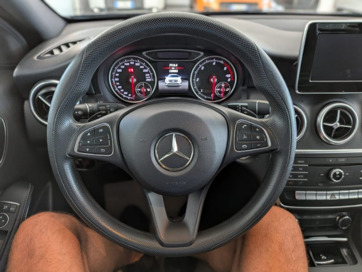 Classe A - W176 d Sport auto my16 - immagine 12